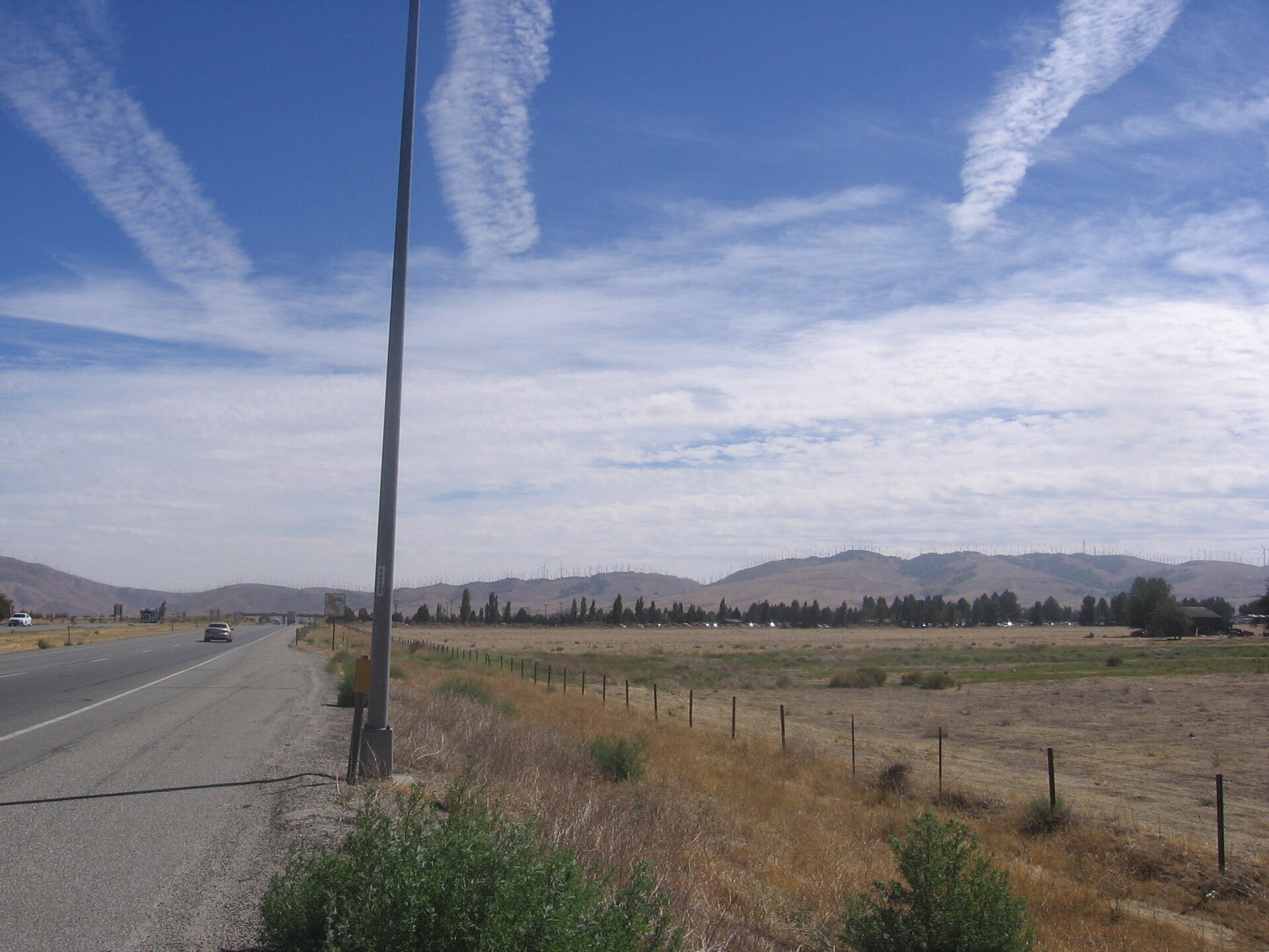 Wind turbines at Tehachapi Pass, seen from State Route 58